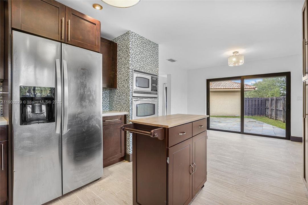 Recently Rented: $3,600 (4 beds, 3 baths, 1413 Square Feet)