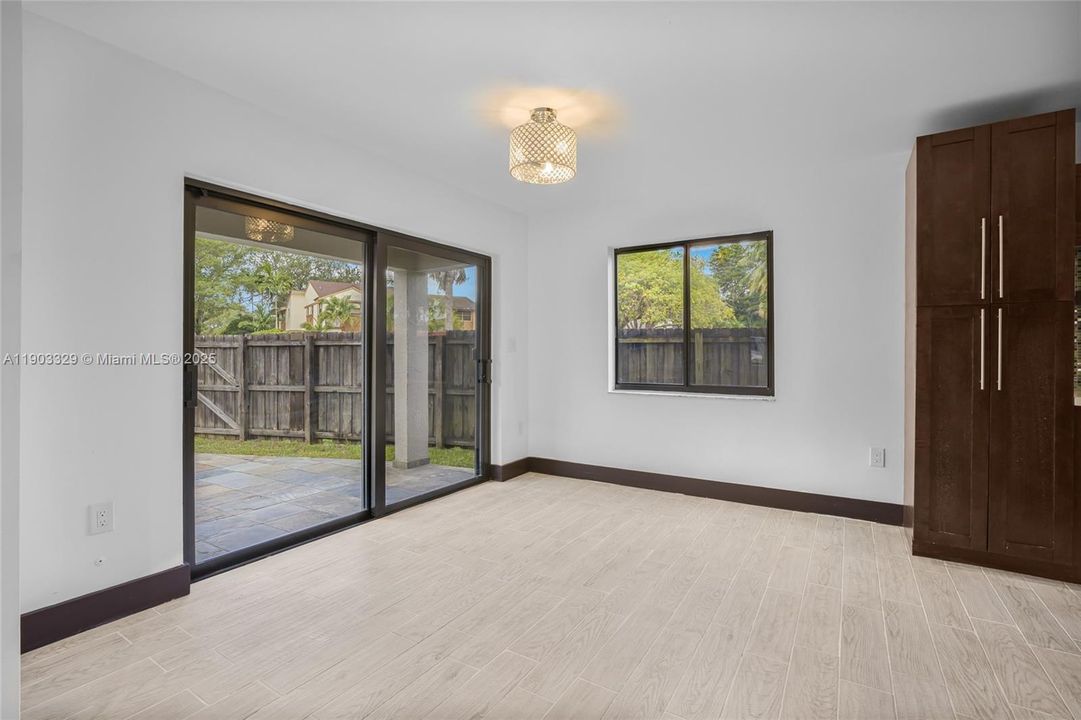 Recently Rented: $3,600 (4 beds, 3 baths, 1413 Square Feet)