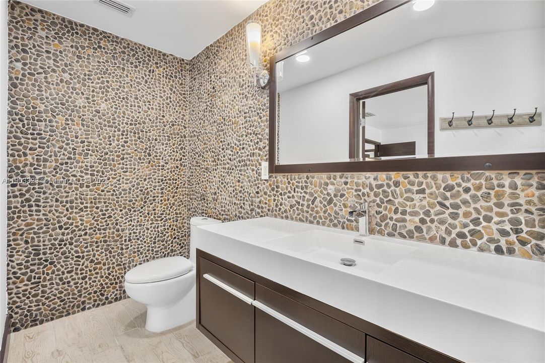 Recently Rented: $3,600 (4 beds, 3 baths, 1413 Square Feet)