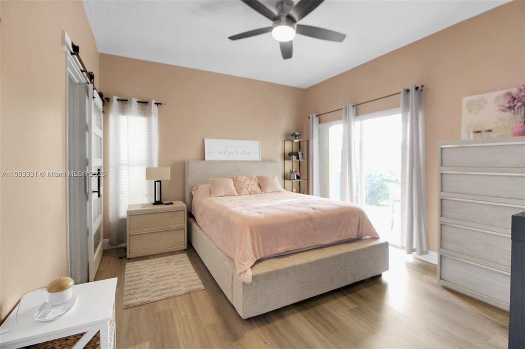 На продажу: $690,000 (4 спален, 2 ванн, 1878 Квадратных фут)