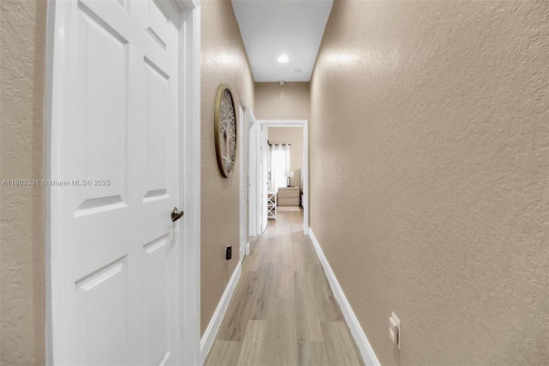 На продажу: $690,000 (4 спален, 2 ванн, 1878 Квадратных фут)