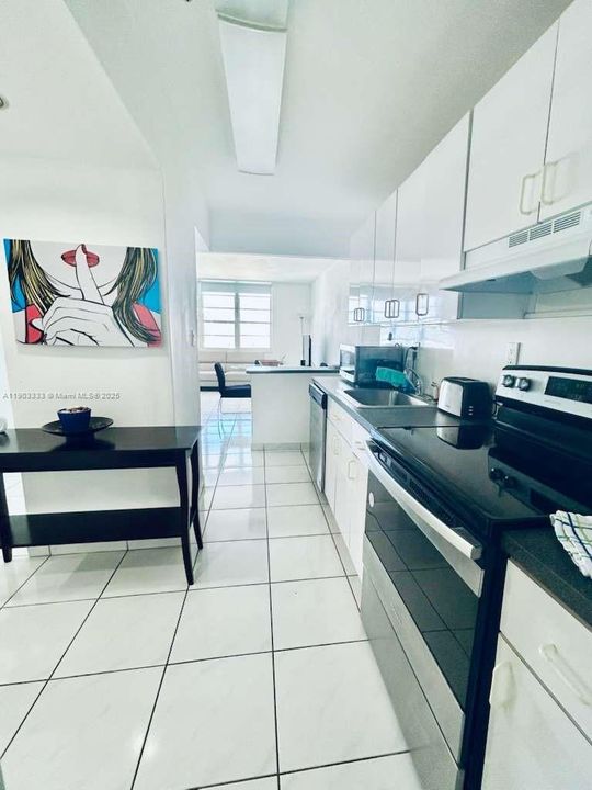 For Rent: $2,500 (0 beds, 1 baths, 550 Square Feet)