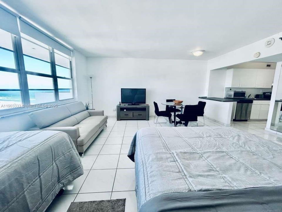 For Rent: $2,500 (0 beds, 1 baths, 550 Square Feet)