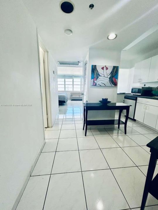 For Rent: $2,500 (0 beds, 1 baths, 550 Square Feet)