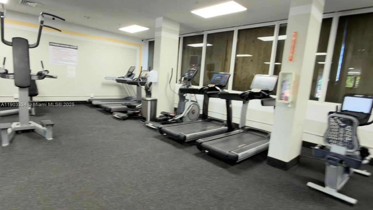 For Rent: $1,995 (1 beds, 1 baths, 705 Square Feet)