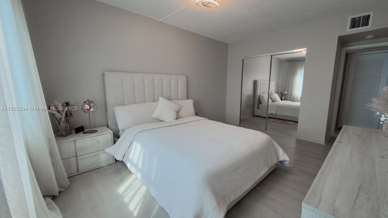 For Rent: $1,995 (1 beds, 1 baths, 705 Square Feet)