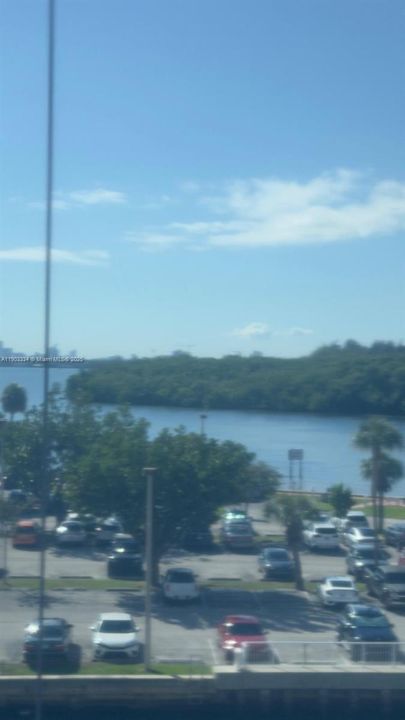 For Rent: $1,995 (1 beds, 1 baths, 705 Square Feet)