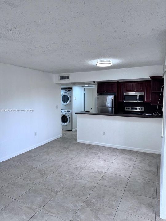 Recently Rented: $2,195 (2 beds, 2 baths, 820 Square Feet)