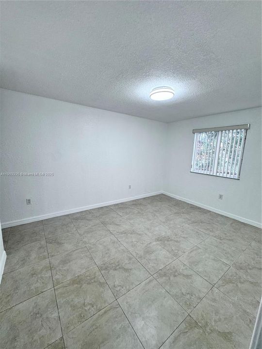 Recently Rented: $2,195 (2 beds, 2 baths, 820 Square Feet)