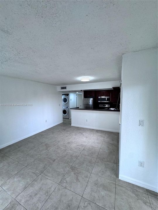 Recently Rented: $2,195 (2 beds, 2 baths, 820 Square Feet)