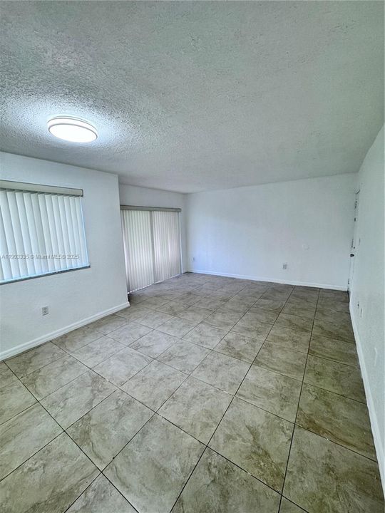 Recently Rented: $2,195 (2 beds, 2 baths, 820 Square Feet)