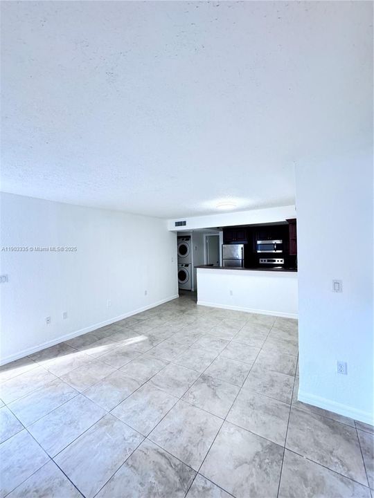 Recently Rented: $2,195 (2 beds, 2 baths, 820 Square Feet)