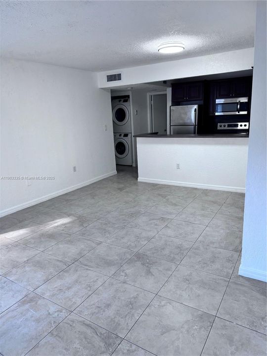 Recently Rented: $2,195 (2 beds, 2 baths, 820 Square Feet)