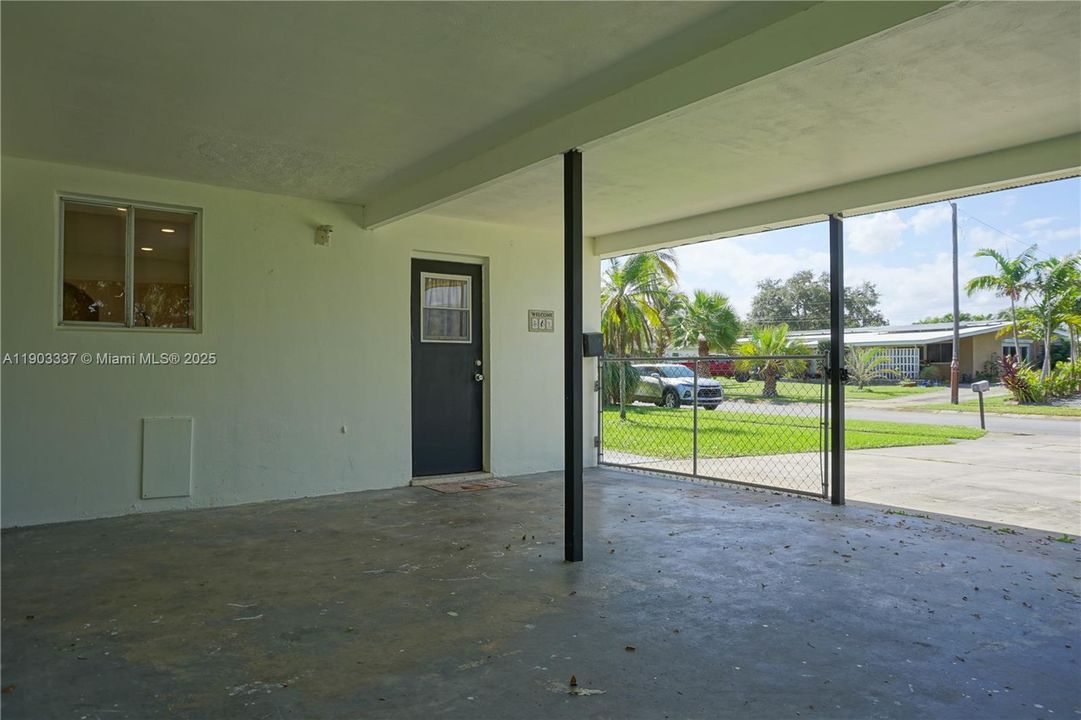 出租: $2,100 (3 贝兹, 2 浴室, 1358 平方英尺)