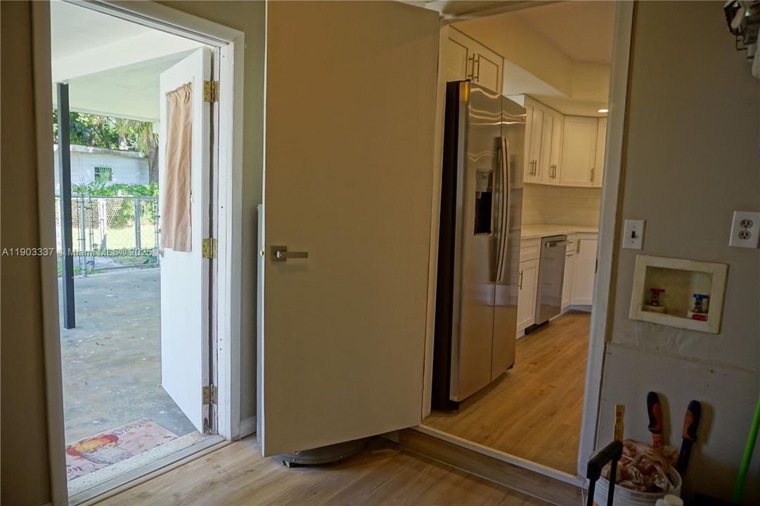 出租: $2,100 (3 贝兹, 2 浴室, 1358 平方英尺)