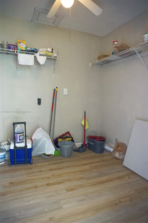 出租: $2,100 (3 贝兹, 2 浴室, 1358 平方英尺)