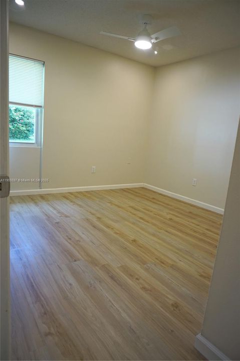 出租: $2,100 (3 贝兹, 2 浴室, 1358 平方英尺)