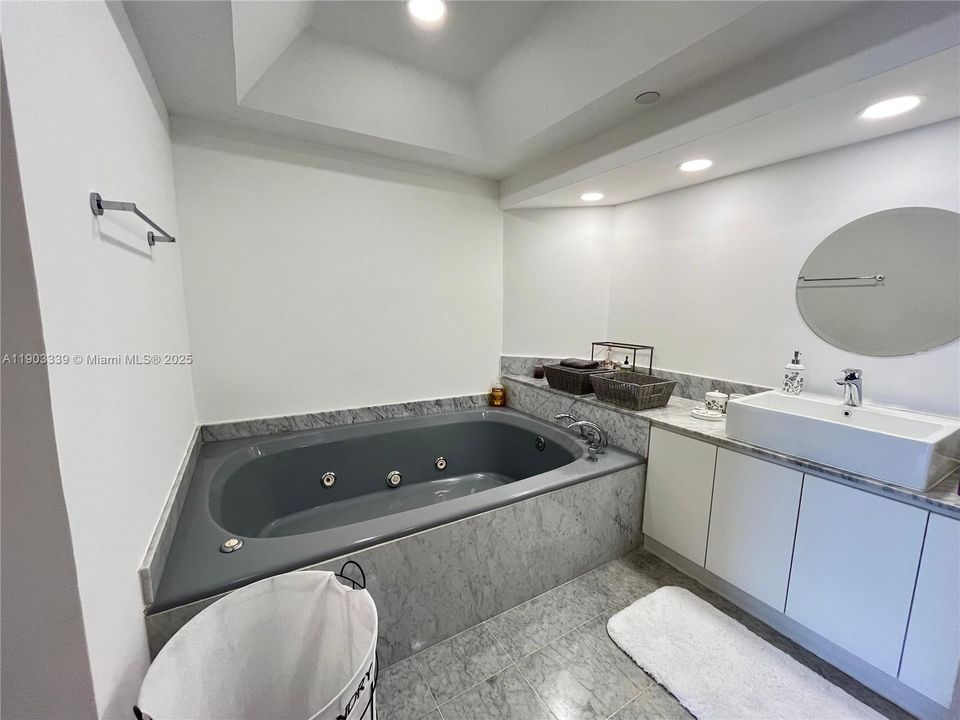 For Rent: $4,500 (2 beds, 2 baths, 1508 Square Feet)