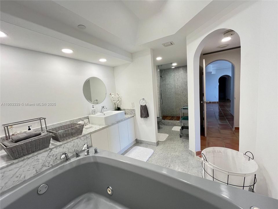 For Rent: $4,500 (2 beds, 2 baths, 1508 Square Feet)