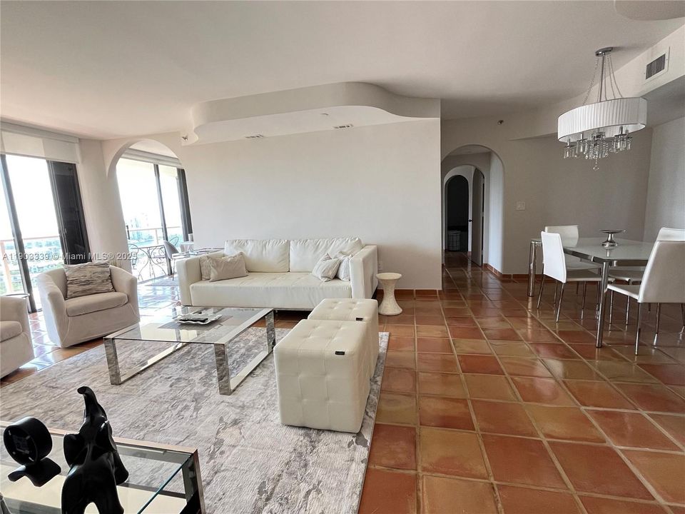 For Rent: $4,500 (2 beds, 2 baths, 1508 Square Feet)