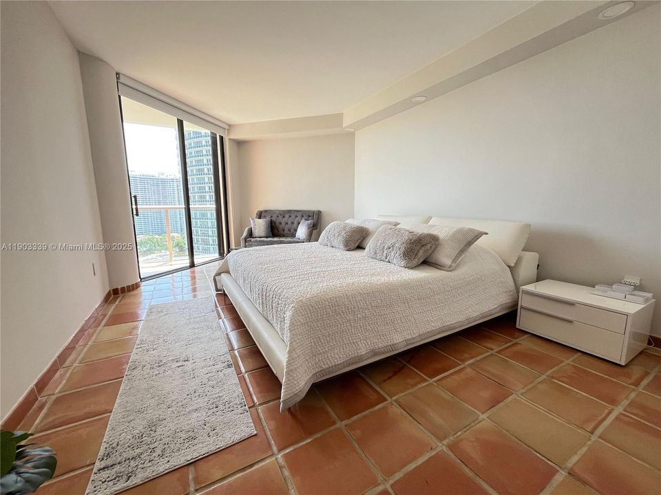 For Rent: $4,500 (2 beds, 2 baths, 1508 Square Feet)