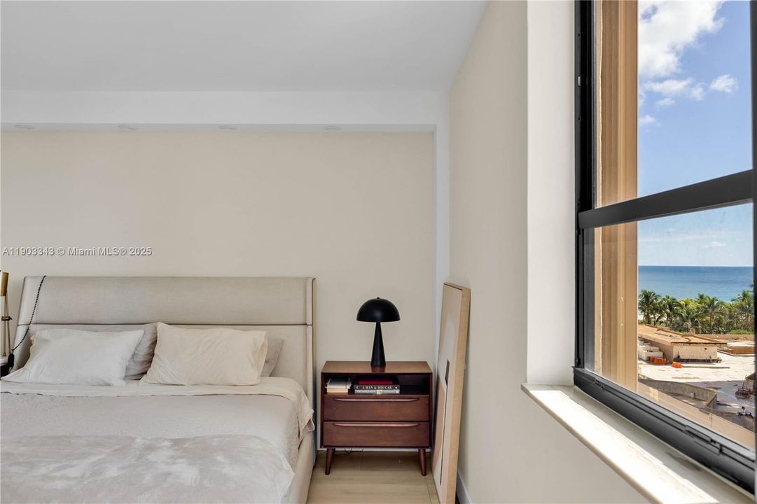 Recently Rented: $3,200 (1 beds, 1 baths, 1019 Square Feet)