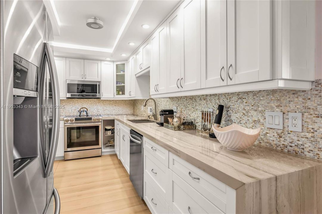 Recently Rented: $3,200 (1 beds, 1 baths, 1019 Square Feet)