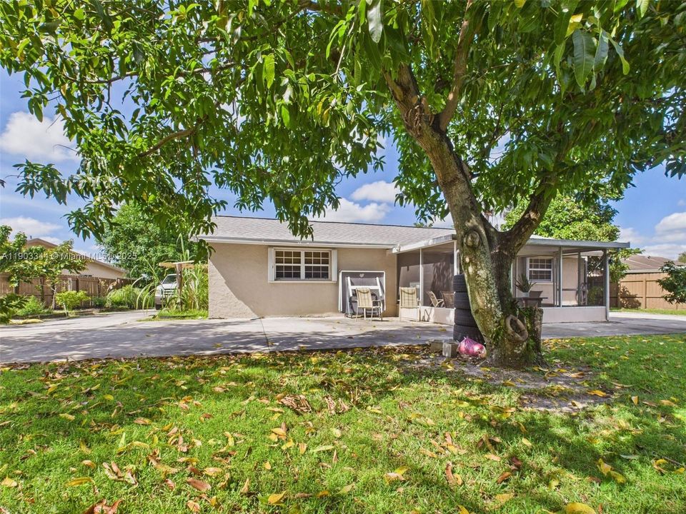 Active With Contract: $595,000 (4 beds, 2 baths, 1874 Square Feet)