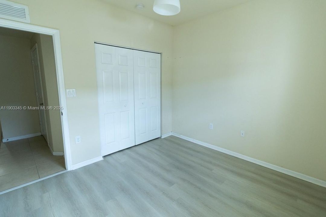 Recently Rented: $2,990 (3 beds, 2 baths, 1227 Square Feet)