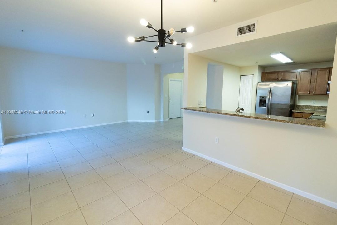 Recently Rented: $2,990 (3 beds, 2 baths, 1227 Square Feet)