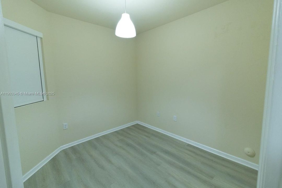 Recently Rented: $2,990 (3 beds, 2 baths, 1227 Square Feet)