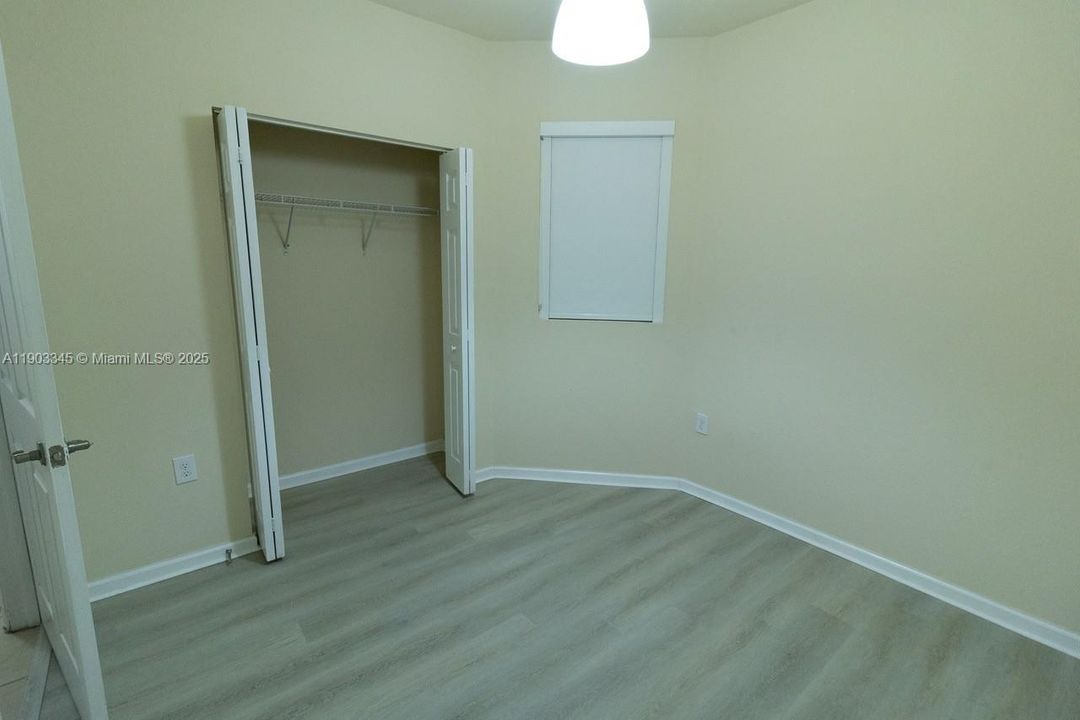 Recently Rented: $2,990 (3 beds, 2 baths, 1227 Square Feet)