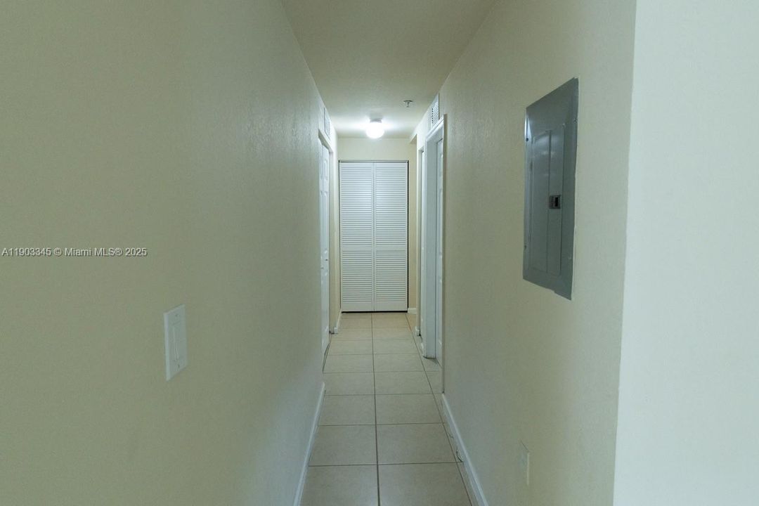 Recently Rented: $2,990 (3 beds, 2 baths, 1227 Square Feet)