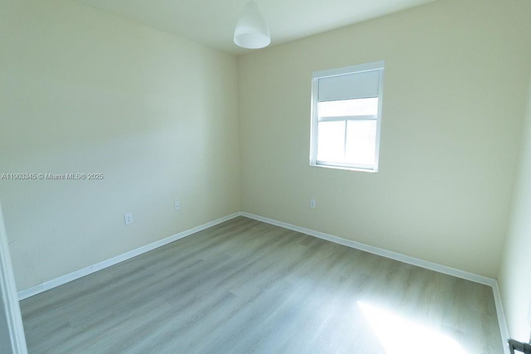 Recently Rented: $2,990 (3 beds, 2 baths, 1227 Square Feet)