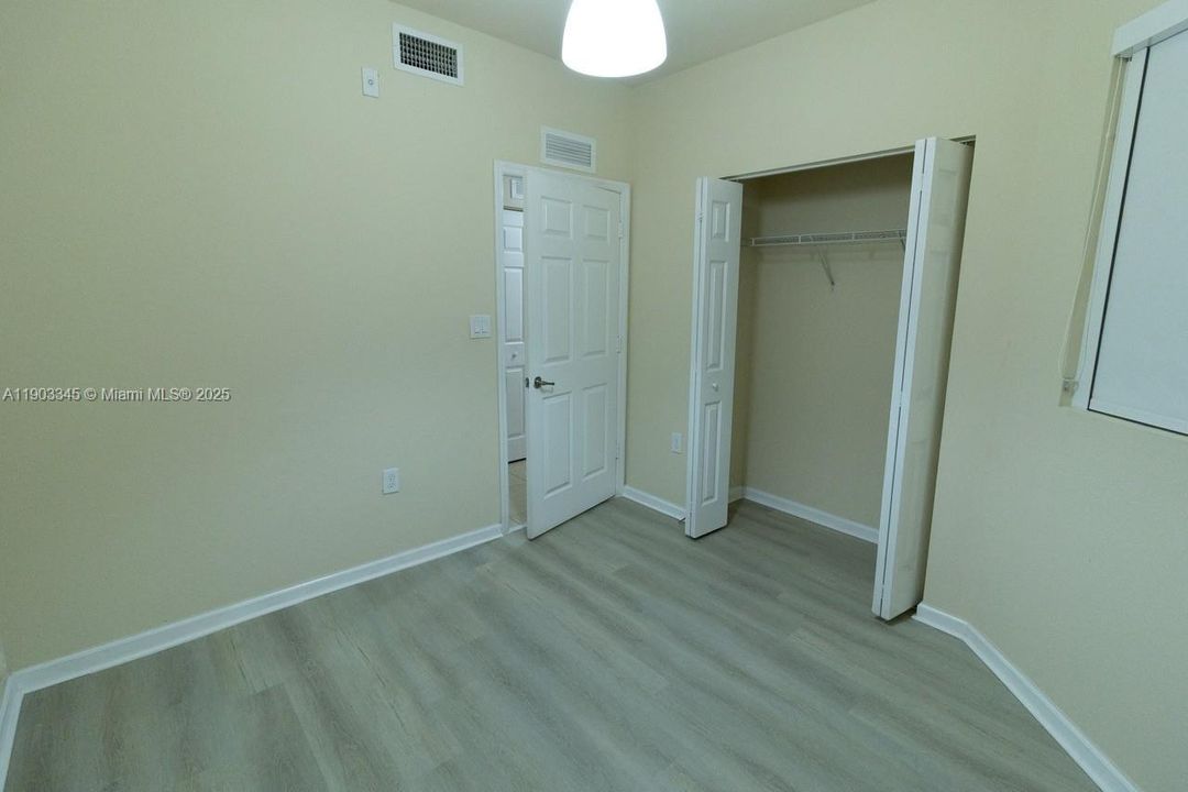 Recently Rented: $2,990 (3 beds, 2 baths, 1227 Square Feet)