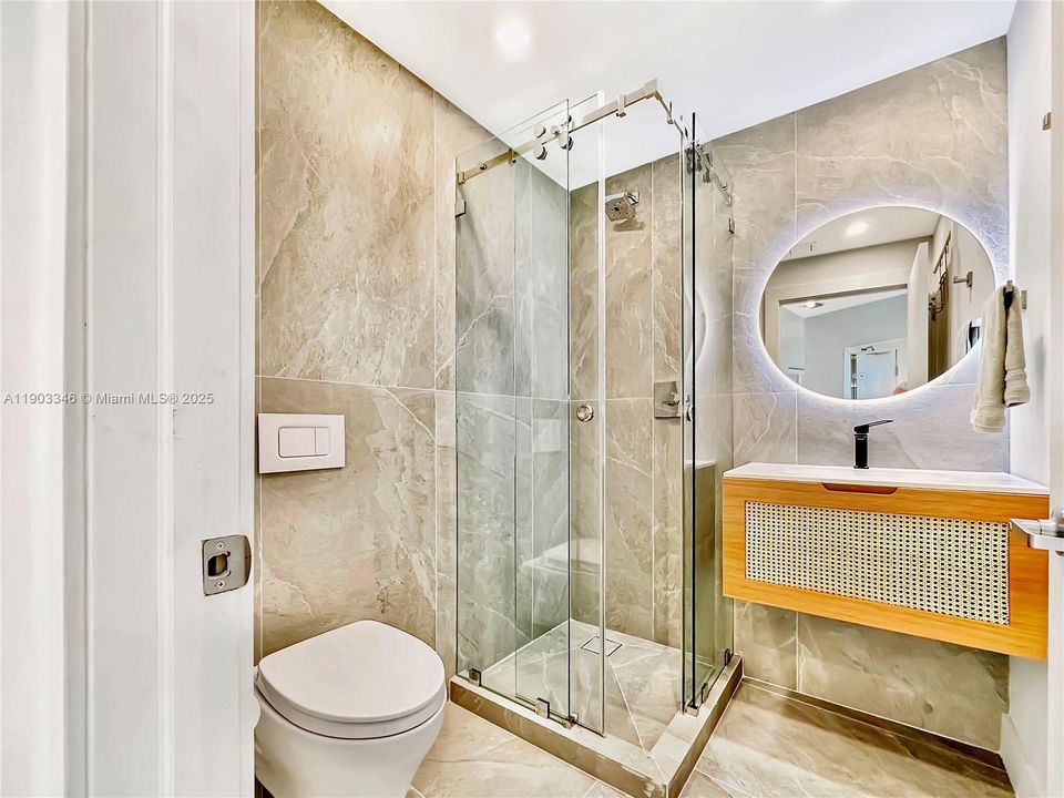 For Rent: $7,000 (3 beds, 3 baths, 1230 Square Feet)