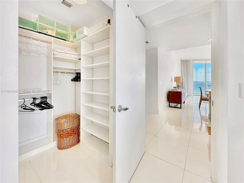 For Rent: $7,000 (3 beds, 3 baths, 1230 Square Feet)