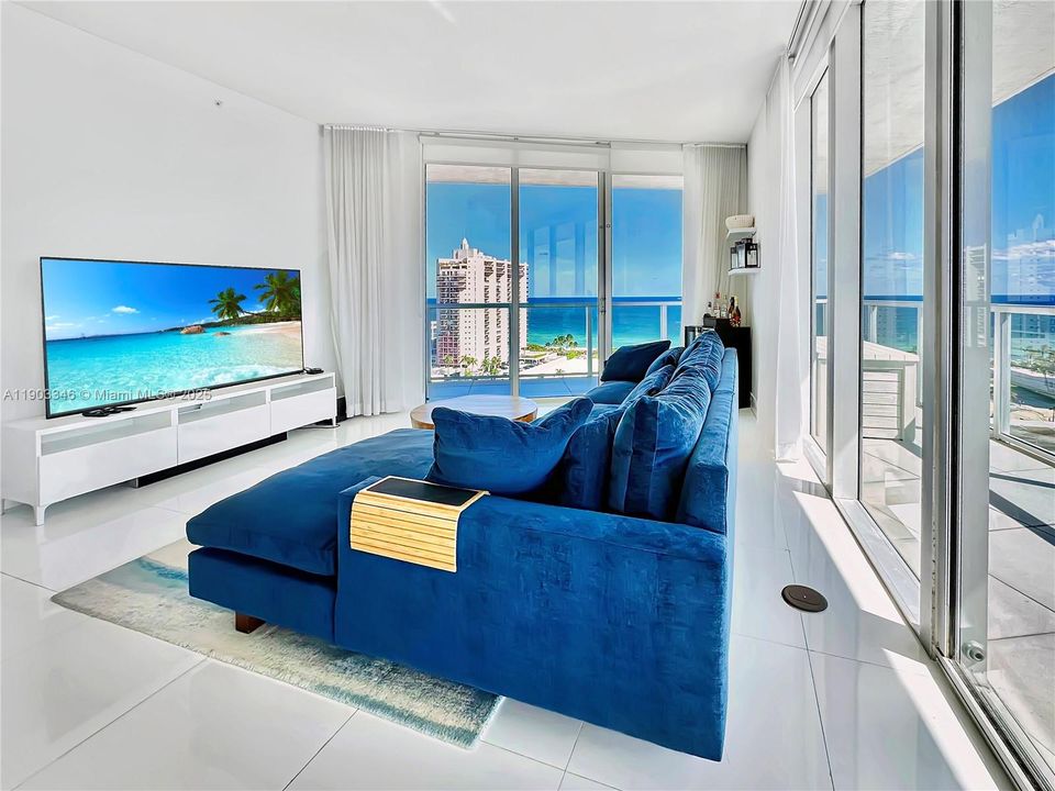 For Rent: $7,000 (3 beds, 3 baths, 1230 Square Feet)