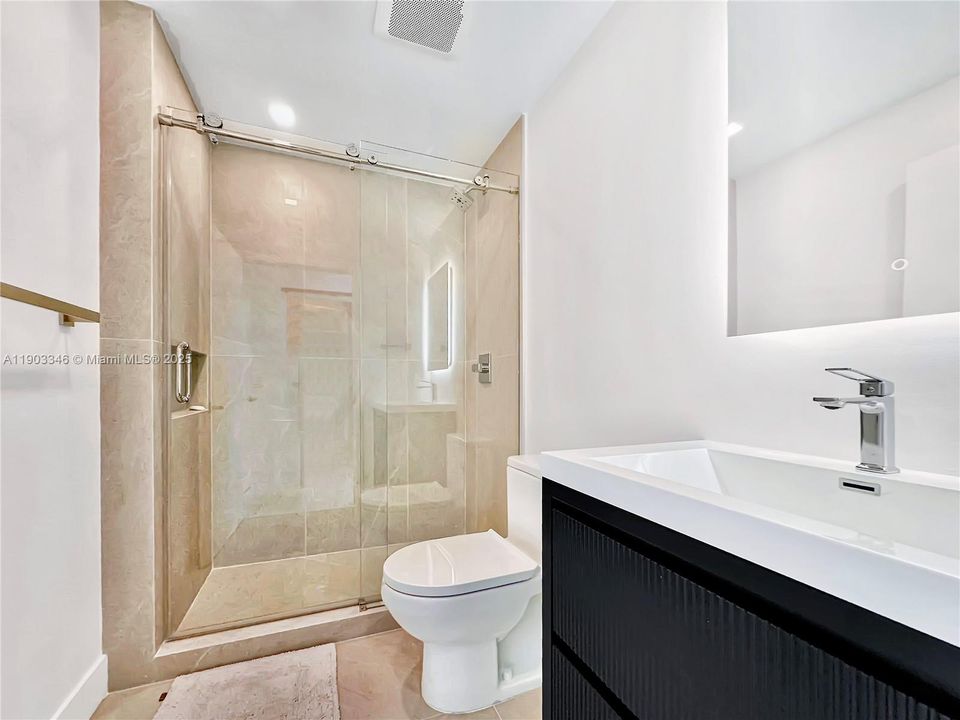 For Rent: $7,000 (3 beds, 3 baths, 1230 Square Feet)