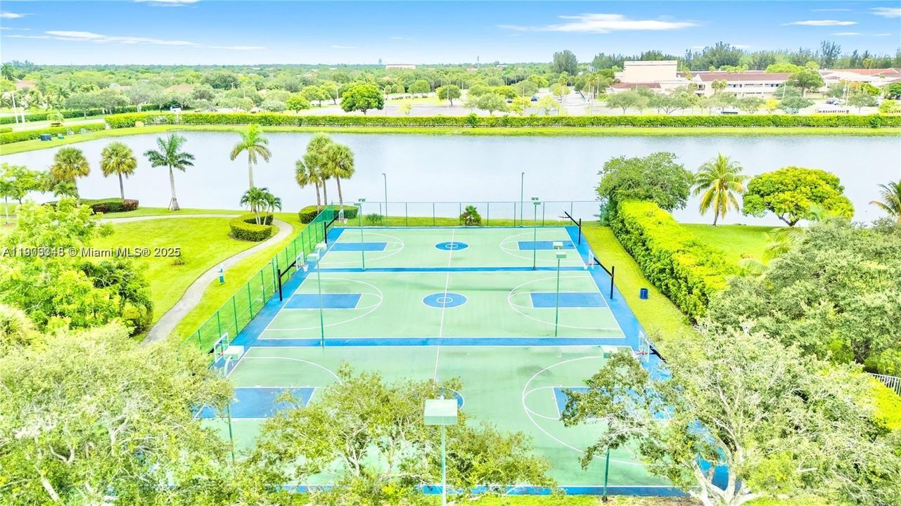 На продажу: $714,999 (3 спален, 2 ванн, 1616 Квадратных фут)