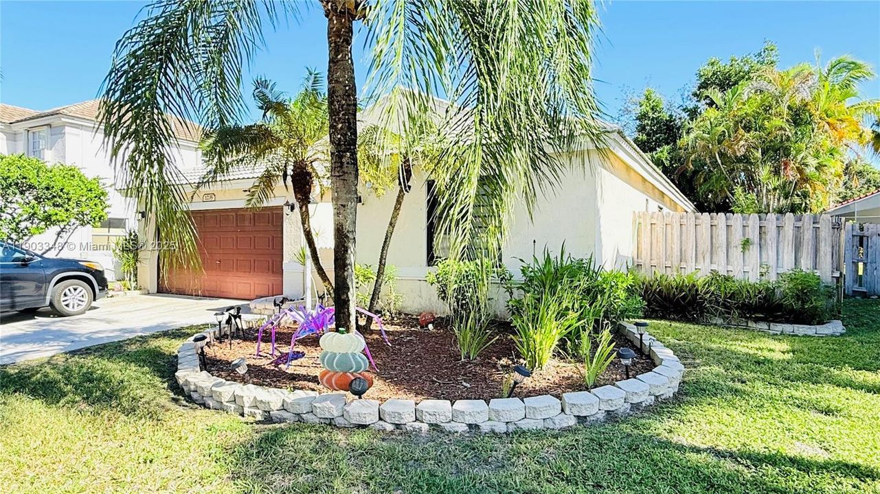 На продажу: $714,999 (3 спален, 2 ванн, 1616 Квадратных фут)