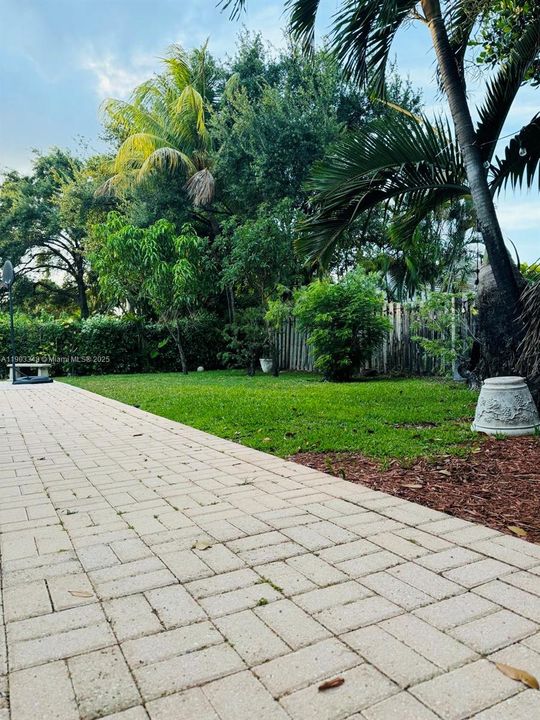 На продажу: $714,999 (3 спален, 2 ванн, 1616 Квадратных фут)