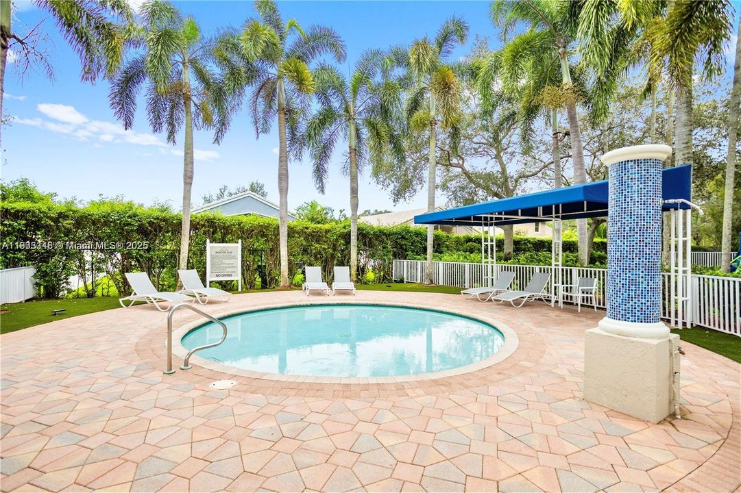 На продажу: $714,999 (3 спален, 2 ванн, 1616 Квадратных фут)