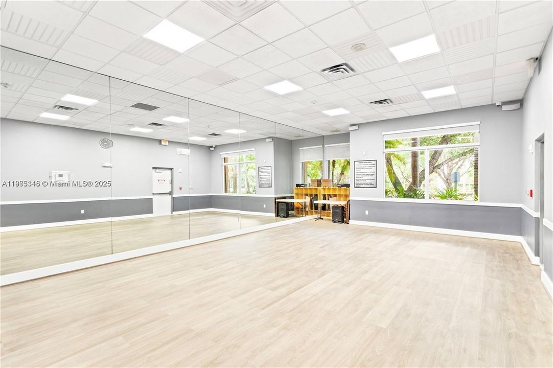 На продажу: $714,999 (3 спален, 2 ванн, 1616 Квадратных фут)