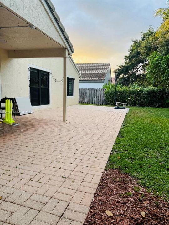 На продажу: $714,999 (3 спален, 2 ванн, 1616 Квадратных фут)