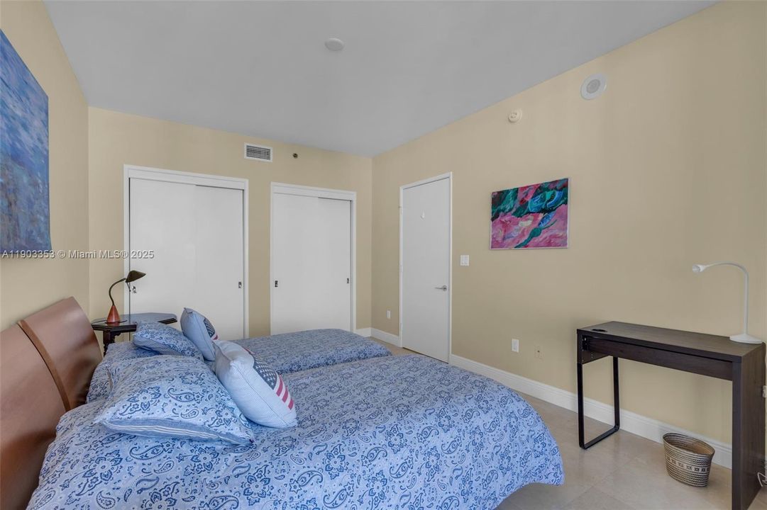 出租: $20,000 (3 贝兹, 3 浴室, 2510 平方英尺)