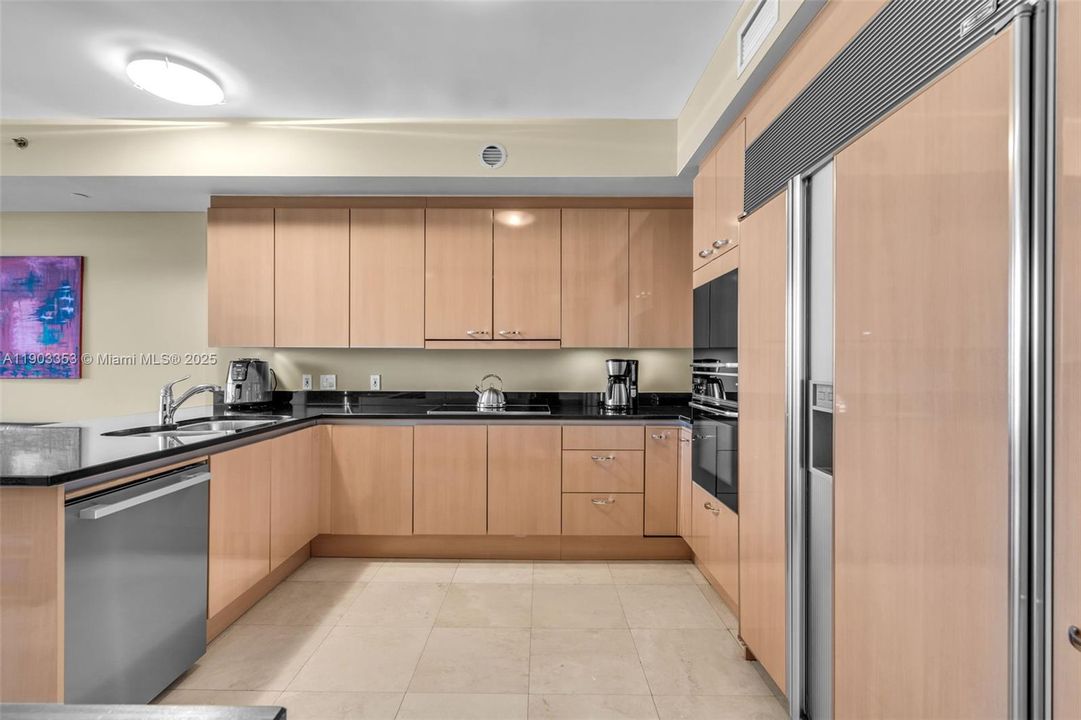 出租: $20,000 (3 贝兹, 3 浴室, 2510 平方英尺)