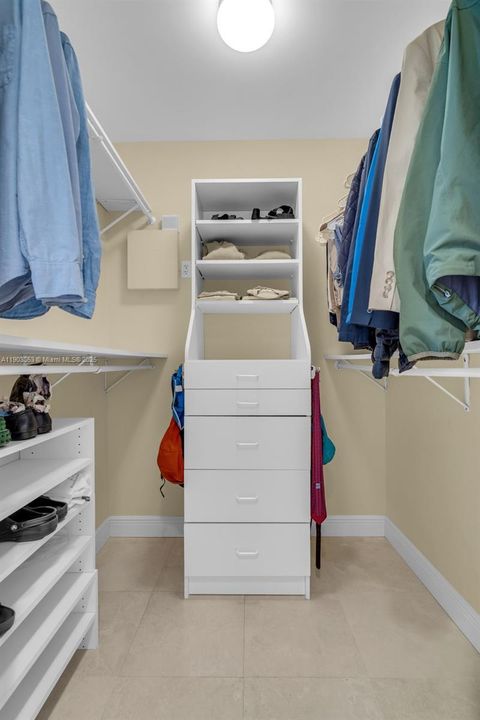 出租: $20,000 (3 贝兹, 3 浴室, 2510 平方英尺)