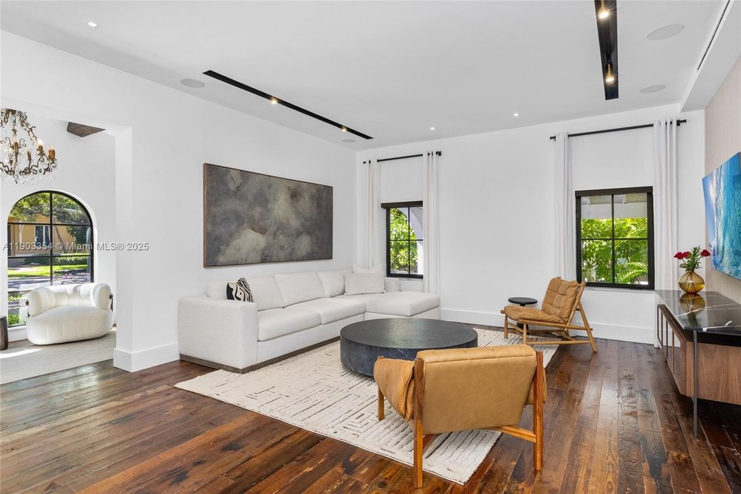 待售: $2,995,000 (4 贝兹, 3 浴室, 2388 平方英尺)