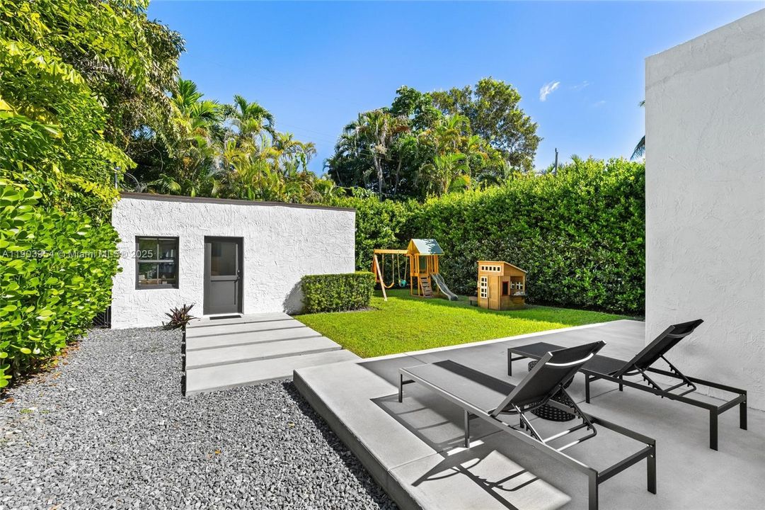 待售: $2,995,000 (4 贝兹, 3 浴室, 2388 平方英尺)